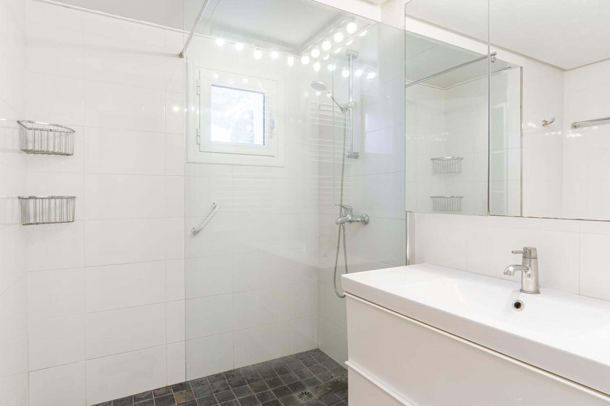 Apartment 1 Bed In Puerto Banus Marbella
